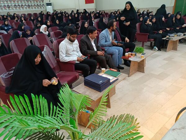مراسم جشن روز دختر و تجلیل از دختران حافظ قرآن در شهرستان بم