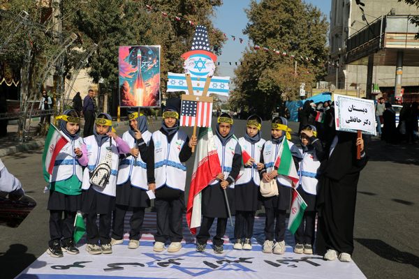فریاد استکبار ستیزی از ورامین طنین انداز شد