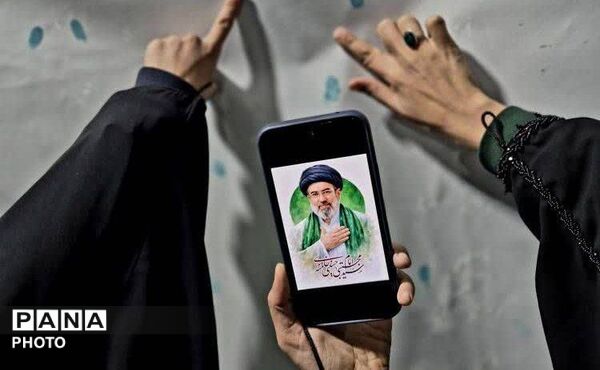 تجمع فرهنگیان البرز در بیعت با سومین رهبر انقلاب اسلامی 