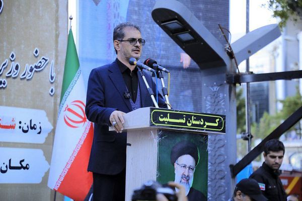 همدلی مردم و مسئولان در ادای احترام به شهدای‌خدمت