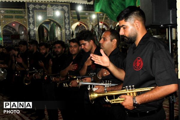 حماسه نوا و نینوا؛ عزاداری گروه موزیک هیئت علی‌اصغر(ع) در چنارالله