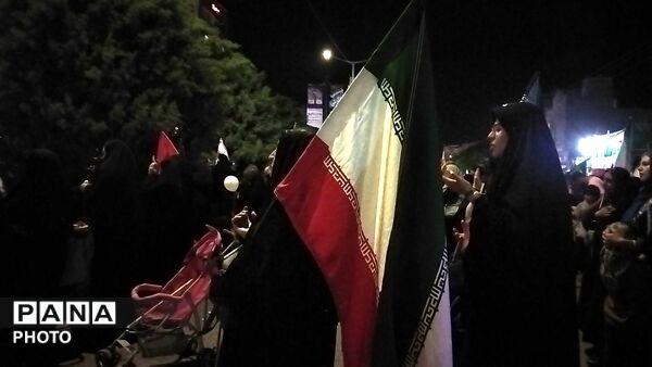 زمزمه های دعا در بلوار فضل نیشابور 