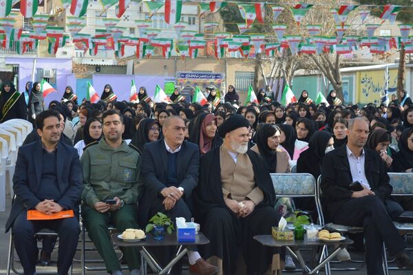 طنین زنگ انقلاب در بهارستان‌دو 