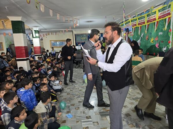 آیین جشن باشکوه چهل و ششمین سالگرد پیروزی انقلاب در مدرسه ۱۷ شهریور یاسوج