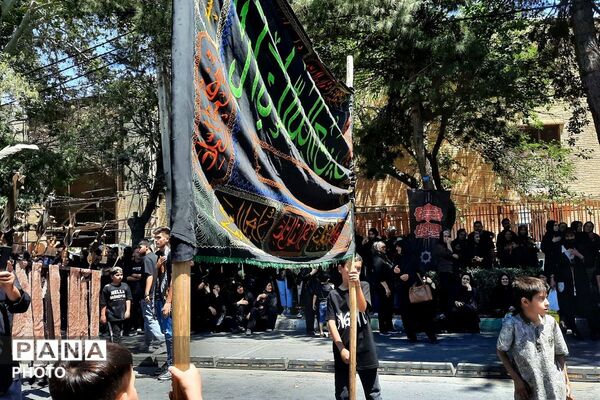 طنین نوای «یا حسین» در عاشورای حسینی  استان مرکزی 