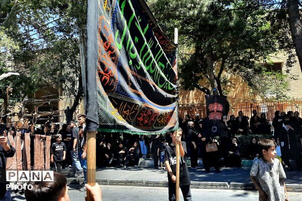 طنین نوای «یا حسین» در عاشورای حسینی  استان مرکزی 