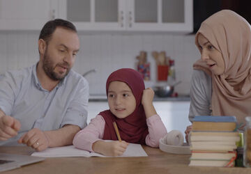 آغاز دوره آموزش خانواده در دبیرستان فردوسی سراب 