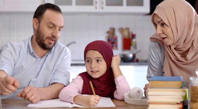 آغاز دوره آموزش خانواده در دبیرستان فردوسی سراب 