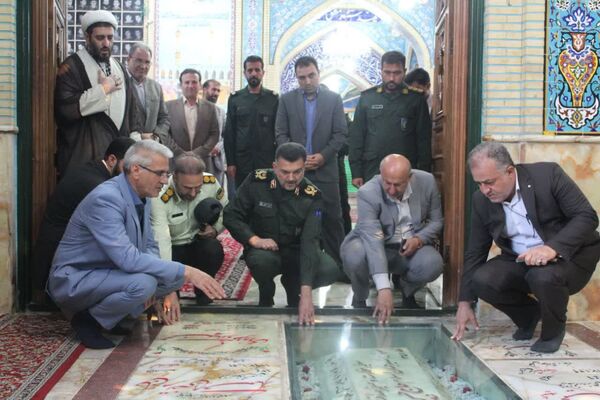 آیین عطرافشانی و گل افشانی مزار شهدا در سمنان