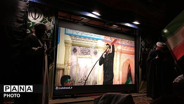 خون می‌دهیم ولی خاک هرگز