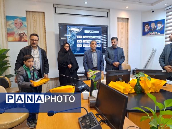 آیین تجلیل از برگزیدگان جشنواره کتابنوش