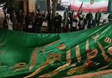 طنین کلام وحی در سوگ ام‌ابیها؛ اهتزاز پرچم فاطمی در قلب بام ایران