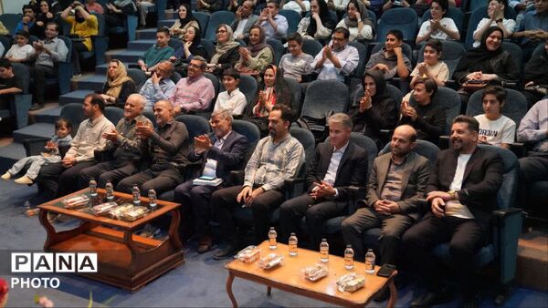 مراسم گرامیداشت ورود دانش آموزان پایه هفتم و معدل برتر دبیرستان بانو نجفی 