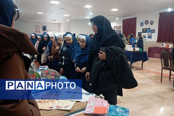 جشنواره "ایران رنگارنگ" در هنرستان سعادت پردیس