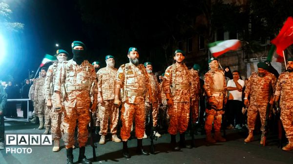 حال و هوای نوجوانی در خیابان‌های تبریز