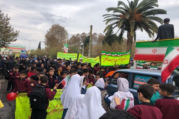 13 آبان و حضور حداکثری دانش‌آموزان املشی