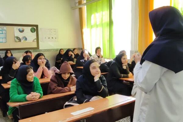 مانور زلزله در دبیرستان پروین اعتصامی 