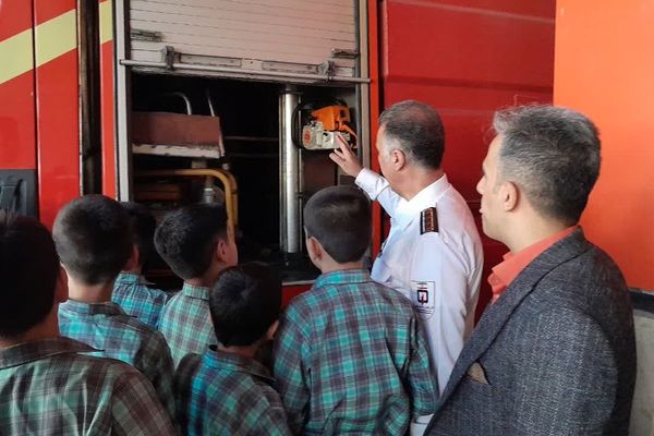 گرامیداشت روز آتش‌نشانی و ایمنی در مدارس شهرستان پیشوا