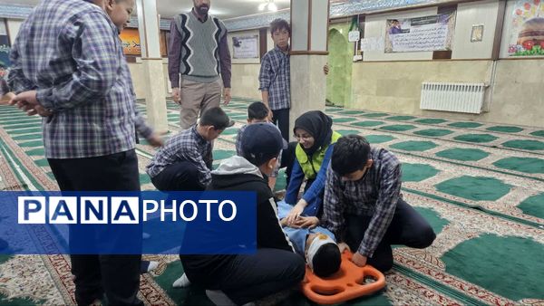 مانور زلزله در دبستان شهید رحیمی ناحیه۱