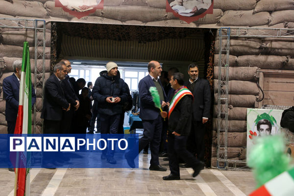 حضور پیشتازان در یادواره یکهزار شهید فرهنگی و دانش‌آموز استان قم