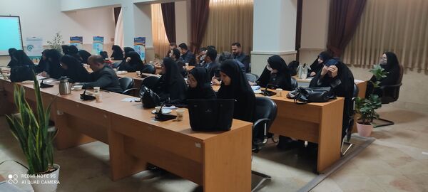 جلسه آموزشی-توجیهی ارزیابان سـوابق پـژوهـشی آزمون اسـتخدامی آمـوزگاری آمـوزش و پـرورش