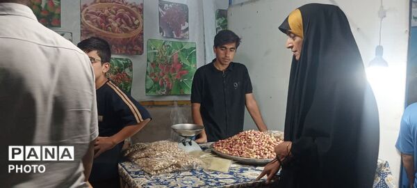 نمایشگاه پسته و محصولات غذایی در شهر احمدآباد اردکان