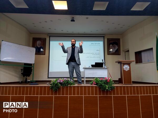 کارگاه توانمند سازی آموزش تخصصی خبرنویسی برای مربیان پرورشی 