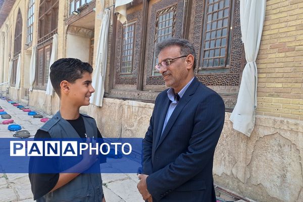 آیین اهدای ۲۵هزار بسته نوشت افزار به دانش‌آموزان نیازمند