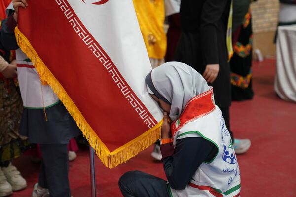 مانور یاوران انقلاب در دبستان دخترانه حاج حسن اصلانی ۲