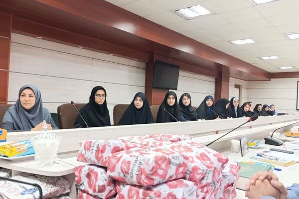 مراسم تقدیر از دانش‌آموزان فعال شورا در شهرستان ملارد