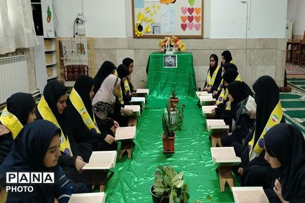 محفل انس با قرآن کریم در آموزشگاه شهید مجید دهنوی نیشابور