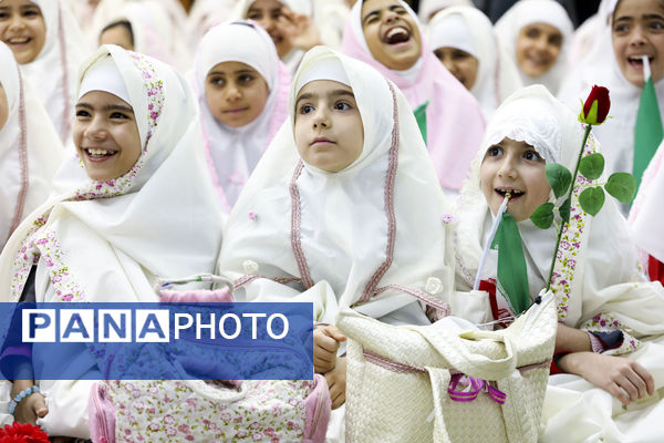 جشن تکلیف دختران در دفتر امام جمعه یزد