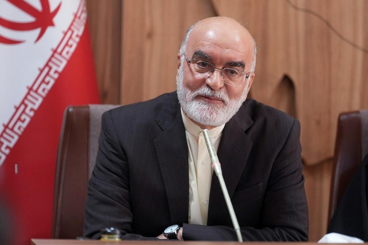 خبرنگاران چشم بینا، گوش شنوا و زبان گویای جامعه هستند