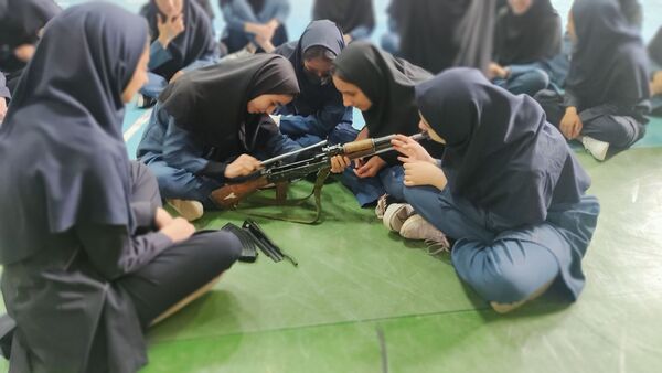  اردوی آمادگی دفاعی دختران شهرستان چناران 