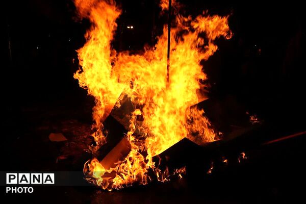 آتشِ غیرت در خاکِ قرچک؛ شعله‌هایِ رهایی، نمادهایِ اسارت را سوزاند