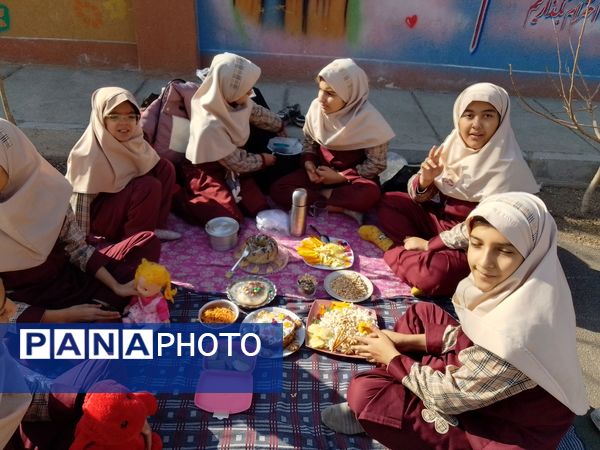 برگزاری جشنواره غذا در مدرسه طهوریان ۲ ناحیه پنج