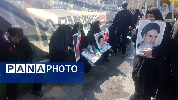 حضور پرشور و کوبنده مردم مشهد در راهپیمایی روز قدس