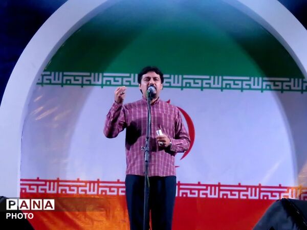 میدان انقلاب؛ جغرافیای همدلی در سایه سار نام میهن