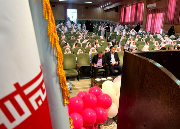 جشن بندگی دانش‌آموزان دبستان میرشمسی