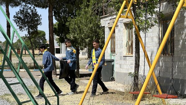 پاکسازی طبیعت توسط دانش‌آموزان پیشتاز استان مرکزی در پیش اردوی ملی