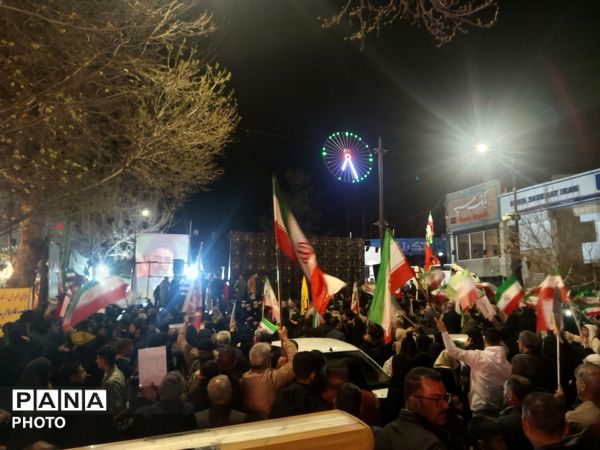 پیمان دوباره با رهبری با نوای رسای مهدی رسولی در آیین تجدید بیعت 