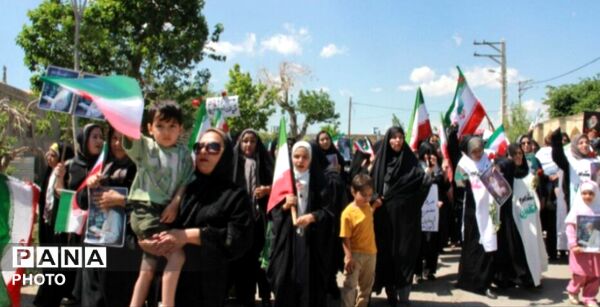 رزمایش بانوان جانفدای ایران در شهر آوه