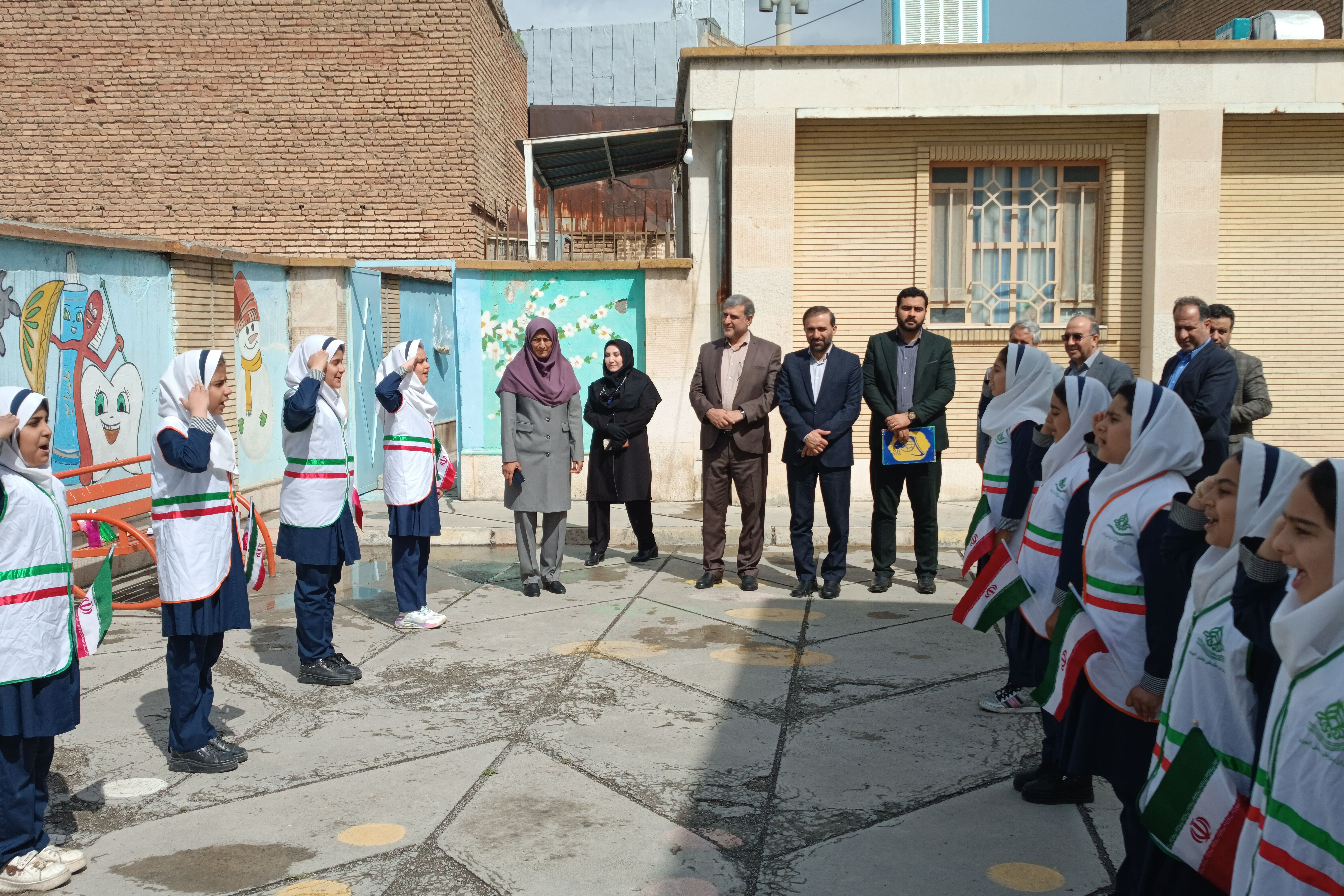 برگزاری نشست ستاد راهبری نماد و بازدید از مدارس