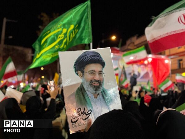 حضور پرشور مردم قروه در نمایش وحدت و همبستگی