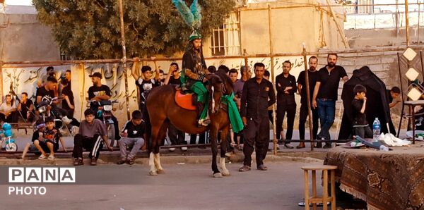 برگزاری مراسم تعزیه در روستای دهنو آورزمان با حضور اهالی منطقه