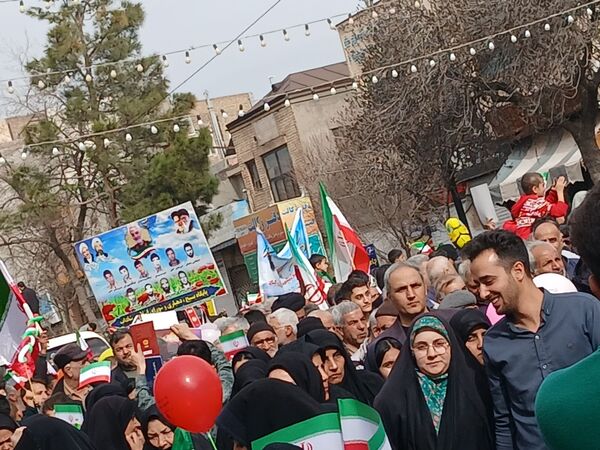 حضور پرشور مردم نیشابور در راهپیمایی ۲۲ بهمن