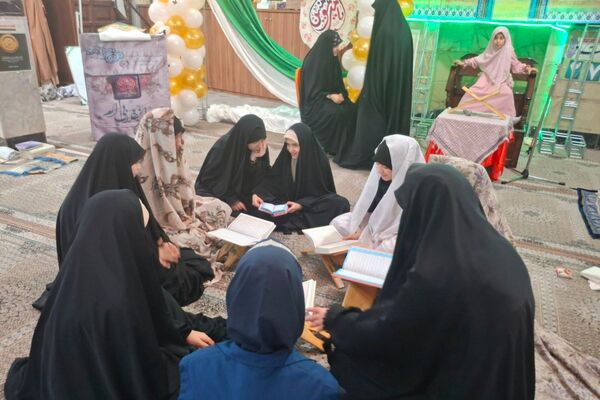 اعتکاف دانش‌آموزان در مسجد امام حسین رباط‌کریم