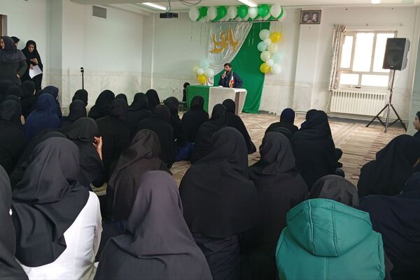 هنرستان الزهرا شهر بن غرق در شور مهدوی