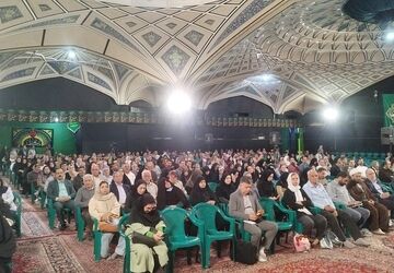 پانزدهمین جلسه سلسله نشست های پای خانواده ایستاده ایم در اصفهان برگزار شد