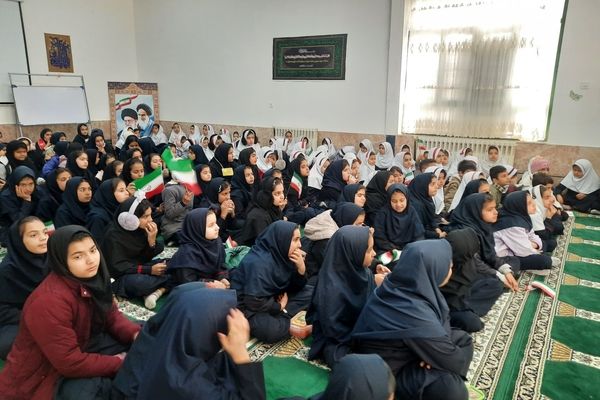 جشن انقلاب در آموزشگاه شهید رزمی